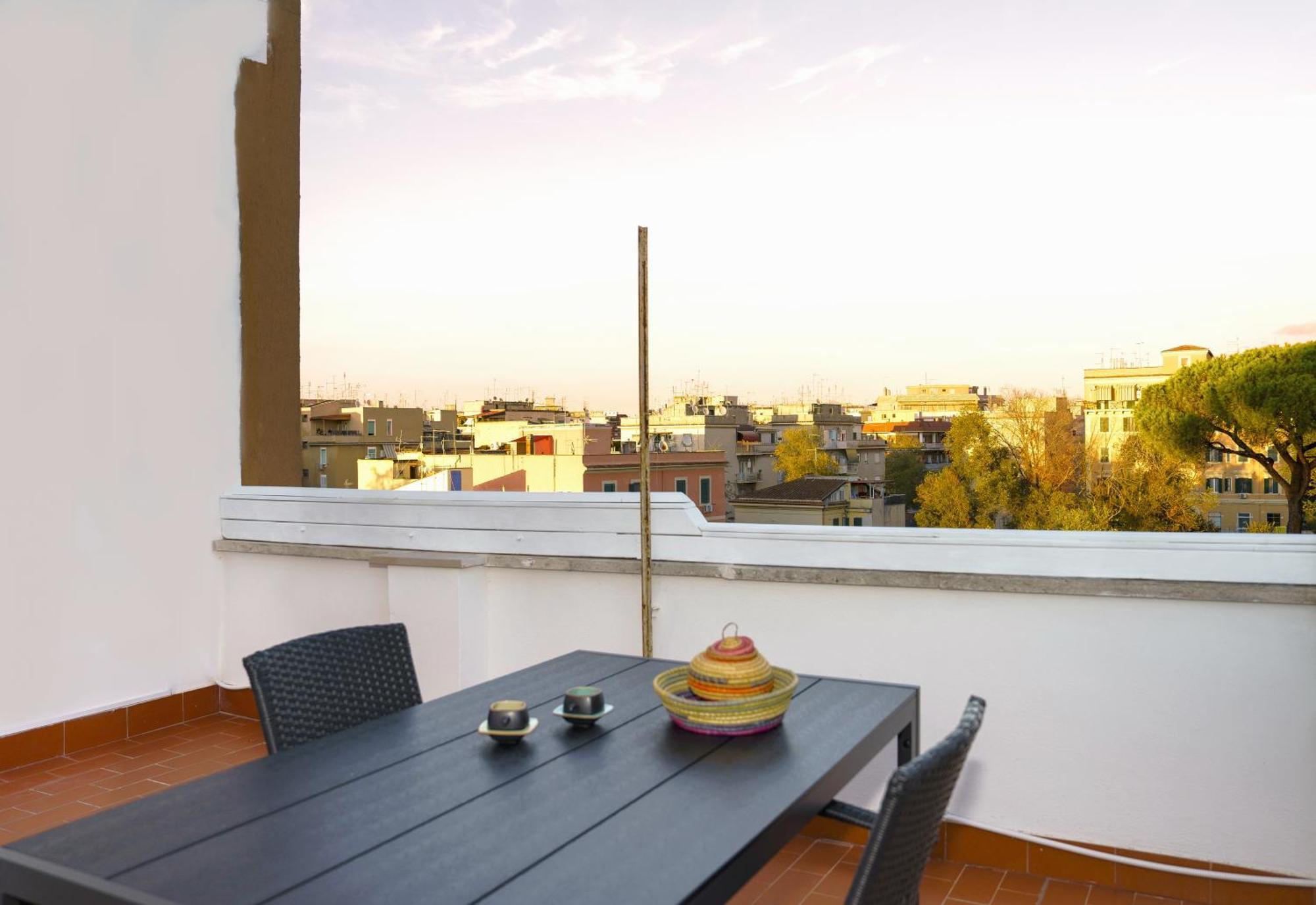 Apartment Rooftop Quadraro *